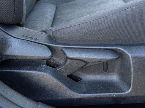 Used 2025 Toyota Camry LE image 31