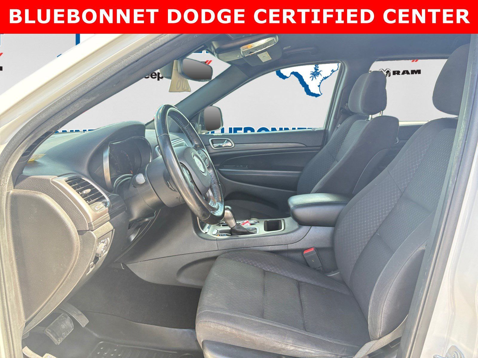 Used 2019 Jeep Grand Cherokee Laredo RWD image 11