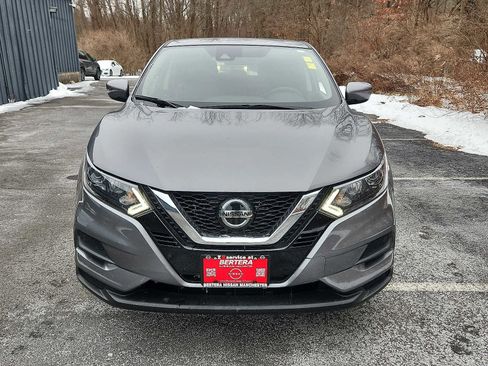 Used 2022 Nissan Rogue Sport S image 2