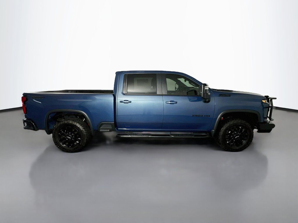 Used 2025 Chevrolet Silverado 2500 LT w/ Trail Boss Package AWD/4WD image 8