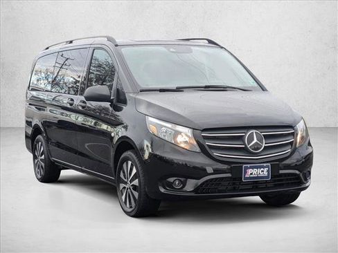 Used 2023 Mercedes-Benz Metris Passenger image 3