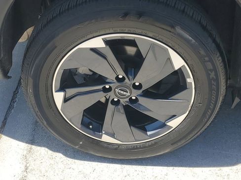 Certified 2025 Nissan Rogue SV FWD image 14
