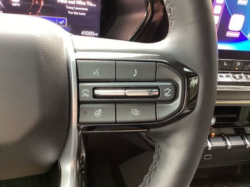 Used 2024 Chevrolet Colorado ZR2 w/ ZR2 Convenience Package III image 45