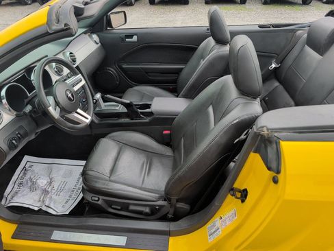 Used 2005 Ford Mustang Premium RWD image 17