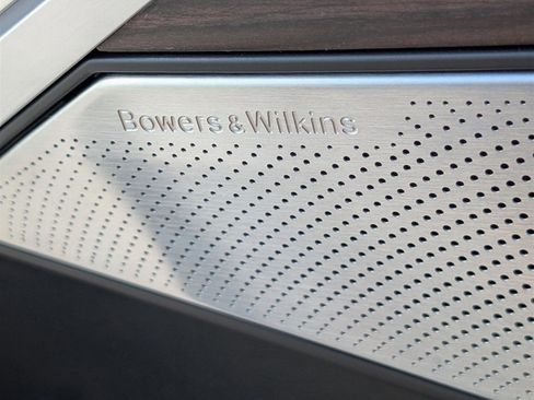 Used 2023 BMW X7 M60i image 24