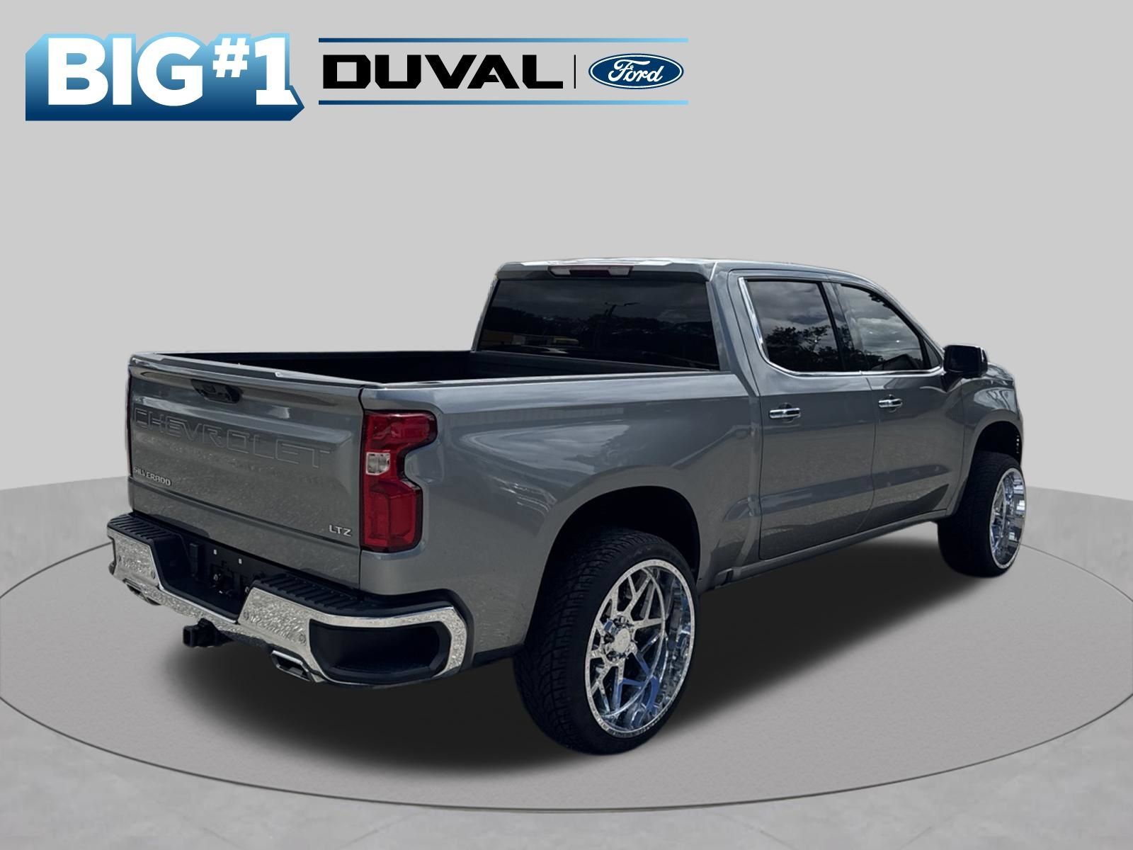 Used 2023 Chevrolet Silverado 1500 LTZ AWD/4WD image 2