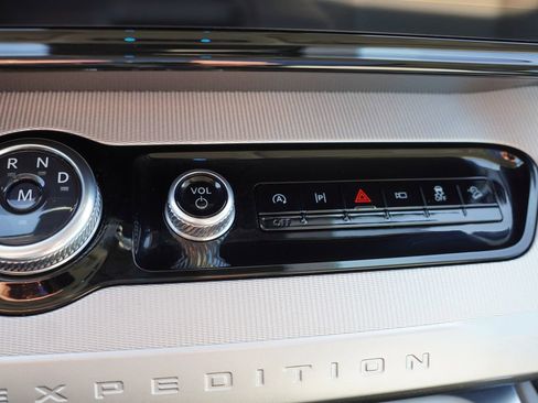 Certified 2025 Ford Expedition Max Active image 33