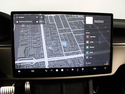 Used 2022 Tesla Model S AWD/4WD image 16