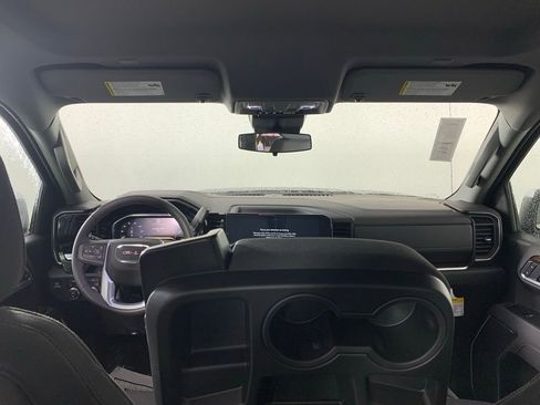 New 2026 GMC Sierra 1500 SLE image 24