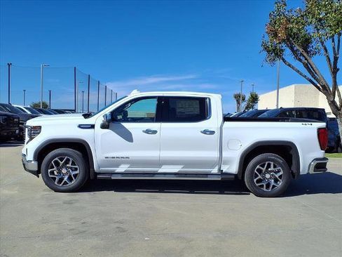 New 2026 GMC Sierra 1500 SLT image 26