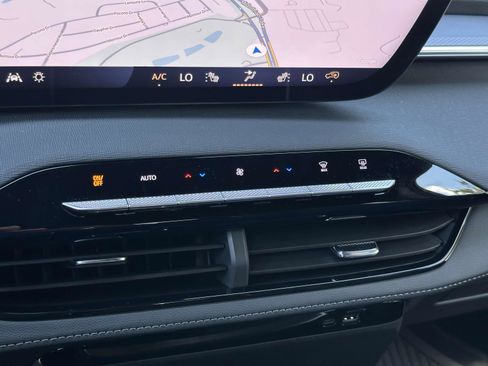 New 2026 Buick Enclave Sport Touring w/ Power Package image 5