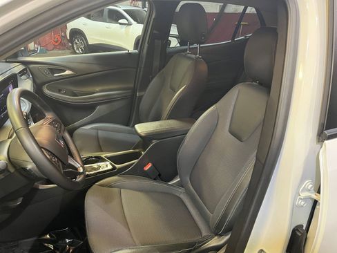 Used 2025 Buick Encore GX Preferred image 35