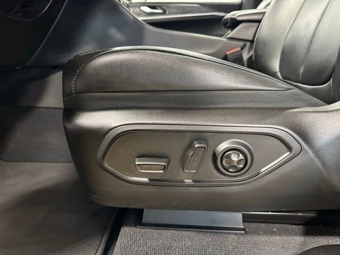 Used 2023 Jeep Grand Cherokee Limited w/ Luxury Tech Group II AWD/4WD image 14