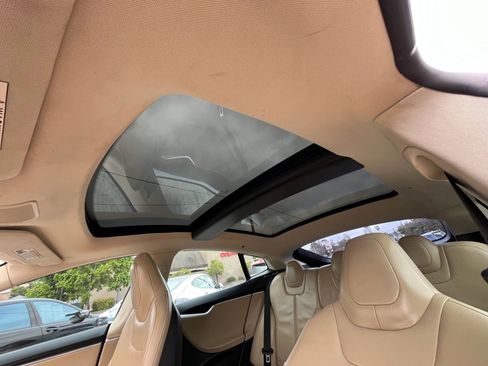 Used 2013 Tesla Model S image 20