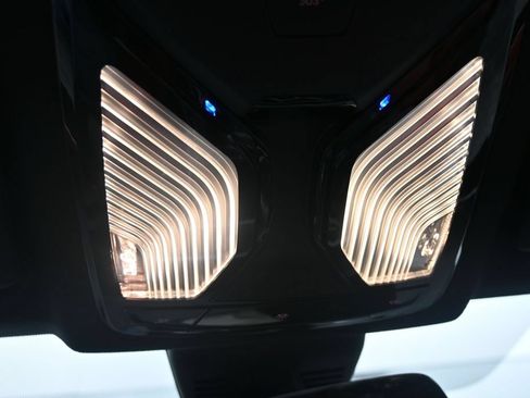 Used 2022 BMW M3 Competition w/ M Carbon Exterior Package AWD/4WD image 31