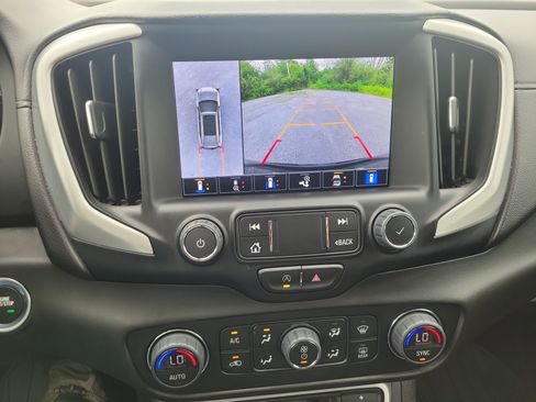 Used 2023 GMC Terrain SLT w/ Infotainment Package II AWD/4WD image 26
