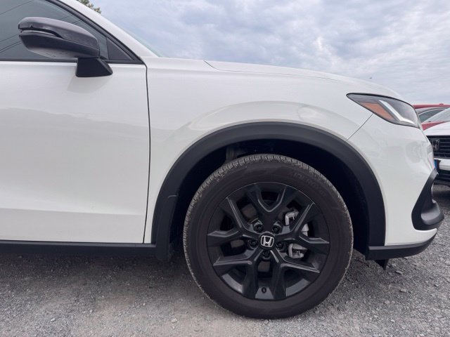 Used 2025 Honda HR-V Sport image 9