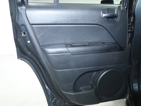 Used 2014 Jeep Patriot High Altitude FWD image 13