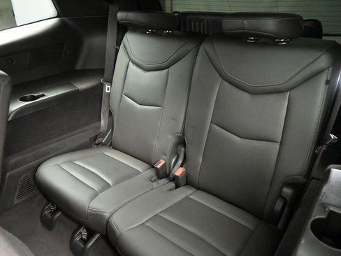 Used 2024 Cadillac XT6 Premium Luxury image 21