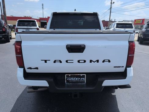 Used 2024 Toyota Tacoma SR5 AWD/4WD image 4