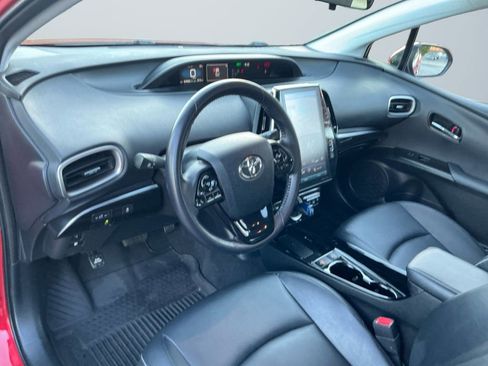 Used 2022 Toyota Prius Prime XLE image 10