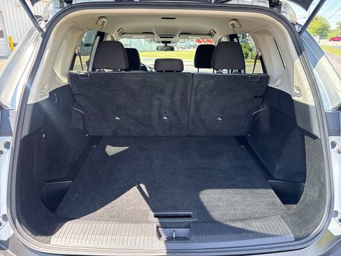 Used 2021 Nissan Rogue SV FWD image 29