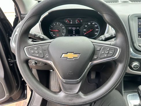 Used 2023 Chevrolet Equinox LS FWD image 9