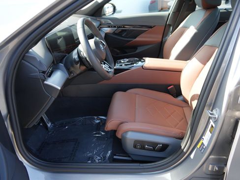 Used 2025 BMW i5 xDrive40 image 13