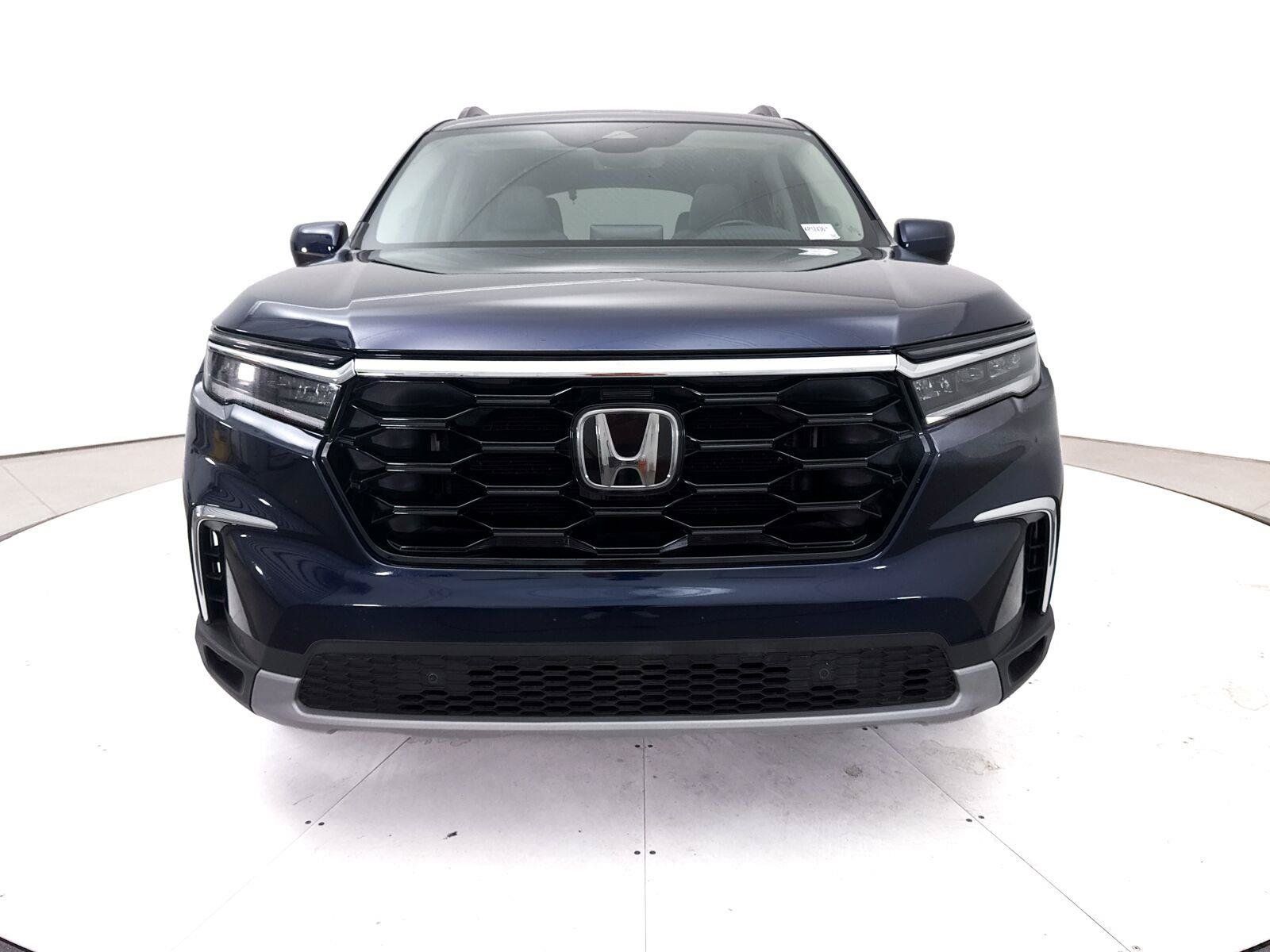 Used 2024 Honda Pilot Touring image 15