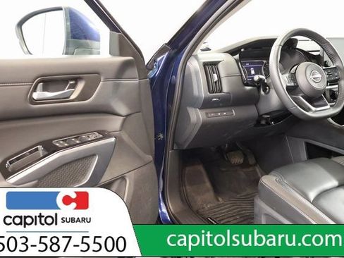 Used 2025 Nissan Pathfinder SL w/ SL Premium Package AWD/4WD image 10