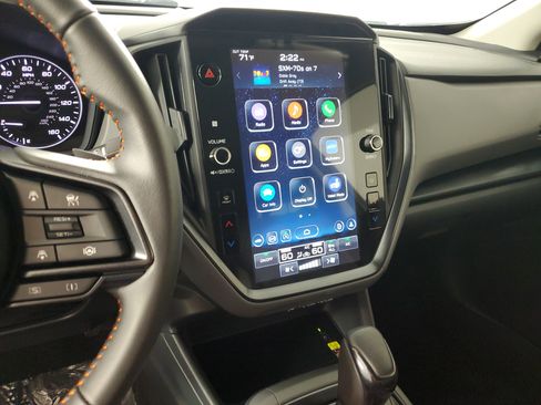 Used 2025 Subaru Crosstrek 2.5i Limited w/ Crosstrek Mirror Package image 17