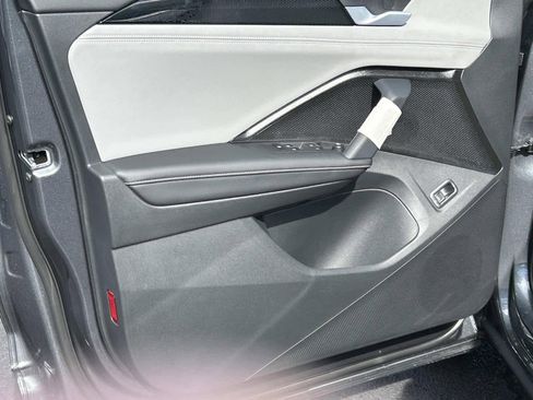 New 2026 Volkswagen Tiguan SE AWD/4WD image 17