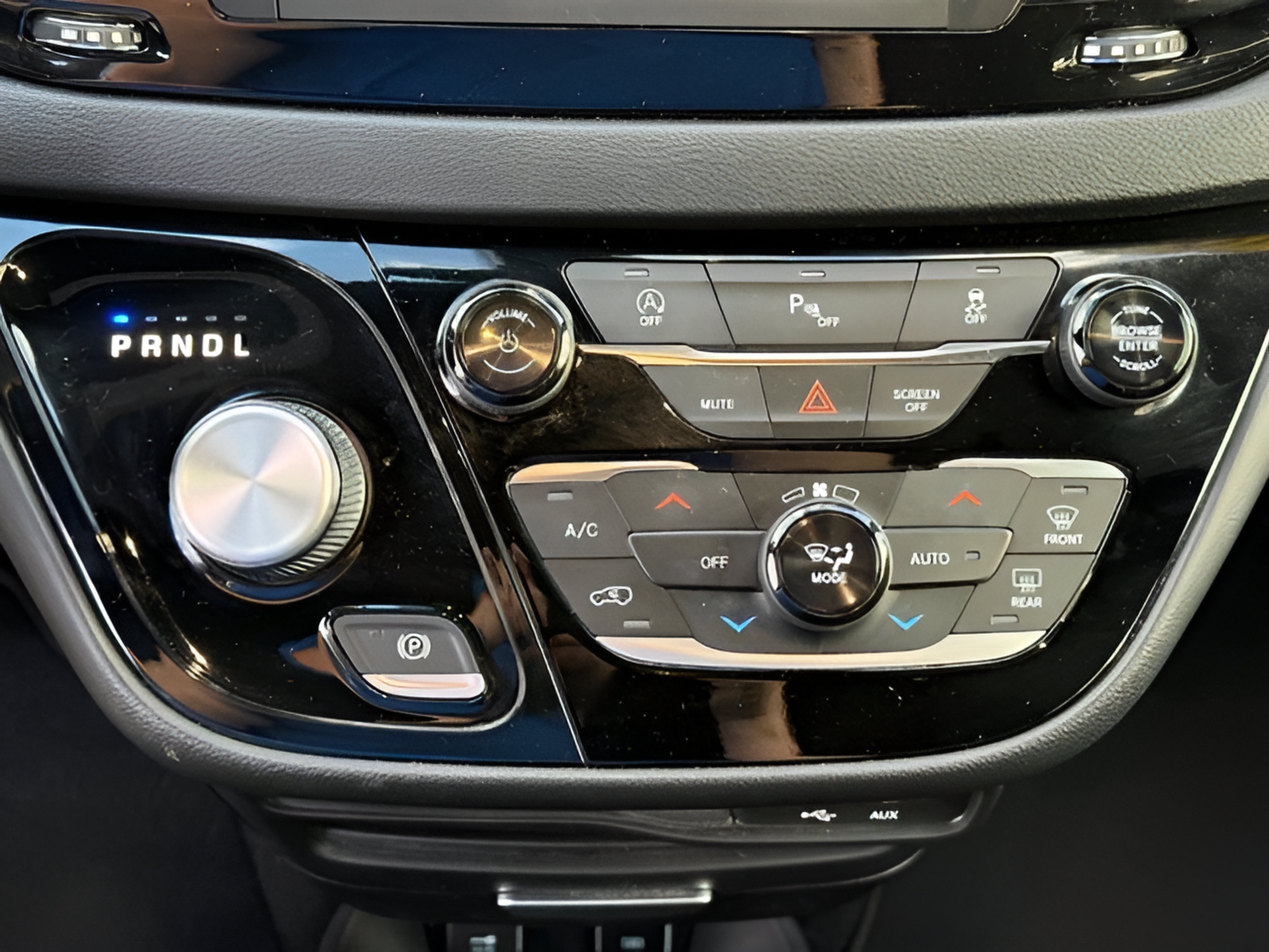 Used 2019 Chrysler Pacifica Touring-L FWD image 26