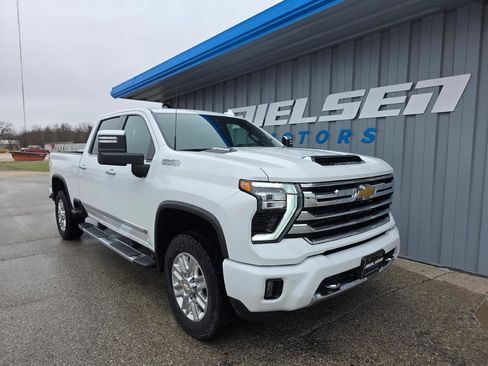 Used 2024 Chevrolet Silverado 2500 High Country w/ Technology Package image 4