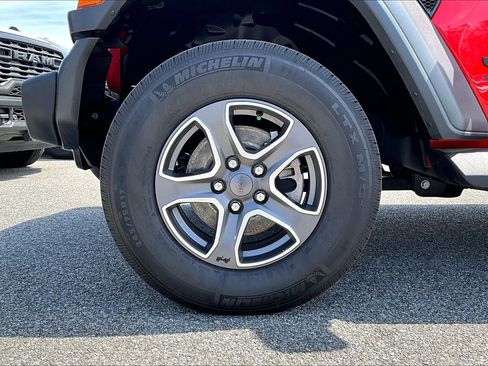 Used 2021 Jeep Wrangler Unlimited Sport image 8