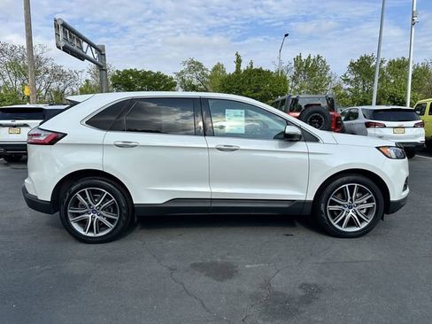 Certified 2022 Ford Edge Titanium AWD/4WD image 4