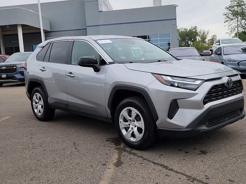 Used 2025 Toyota RAV4 LE AWD/4WD image 8