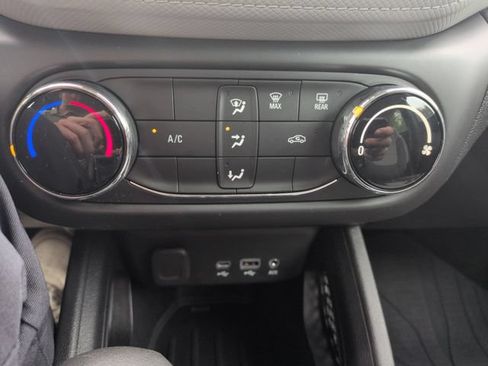 Used 2021 Chevrolet TrailBlazer LS FWD image 39