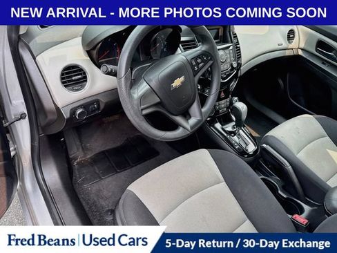 Used 2014 Chevrolet Cruze LS FWD image 3