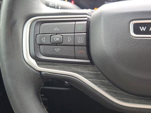 Used 2022 Jeep Wagoneer Series III w/ Premium Group I AWD/4WD image 29