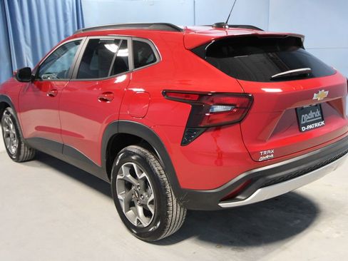 Used 2026 Chevrolet Trax LT w/ Driver Confidence Package image 26