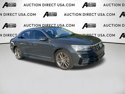 Used 2017 Volkswagen Passat 1.8T R-Line w/ R-Line Lighting Package FWD image 6