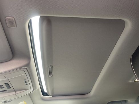 Used 2018 GMC Sierra 1500 SLT image 24