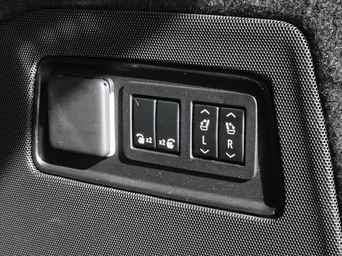 Used 2021 Cadillac Escalade Sport Platinum w/ Heavy-Duty Trailer Package image 42