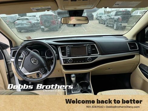 Used 2017 Toyota Highlander Plus image 14