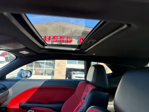 Used 2016 Dodge Challenger R/T Scat Pack w/ Leather Interior Group image 13