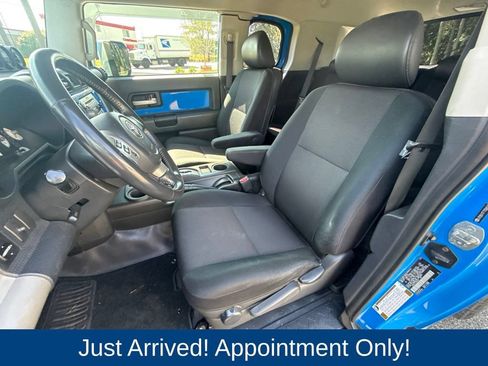 Used 2007 Toyota FJ Cruiser 4WD w/ Upgrade Pkg 2 image 9