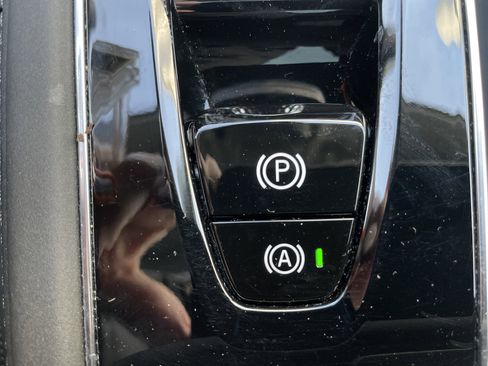 Used 2025 Volvo XC90 B6 Plus image 52