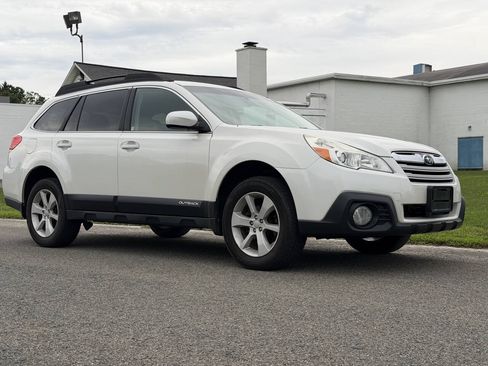 Used 2014 Subaru Outback 2.5i Premium AWD/4WD image 3