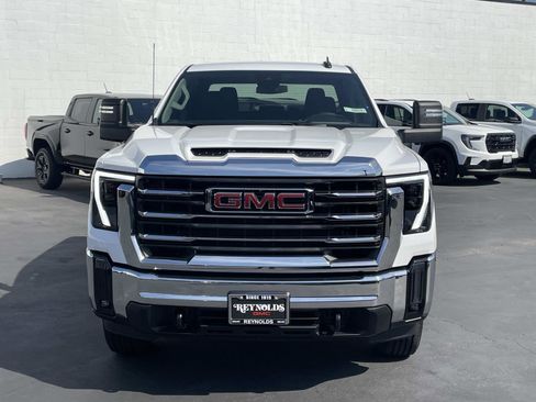 New 2026 GMC Sierra 2500 SLE w/ SLE Value Package; image 2